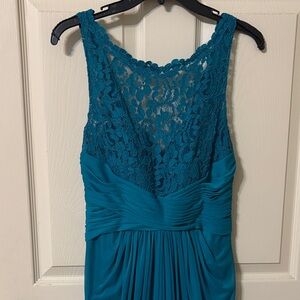Elegant Teal Lace Evening Dress